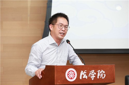 Prof. Guo Li deliv